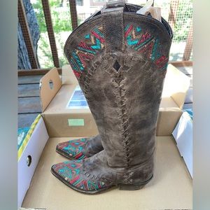COPY - Cowboy boots size 7. Brown with boho style  embroidery. Stetson.